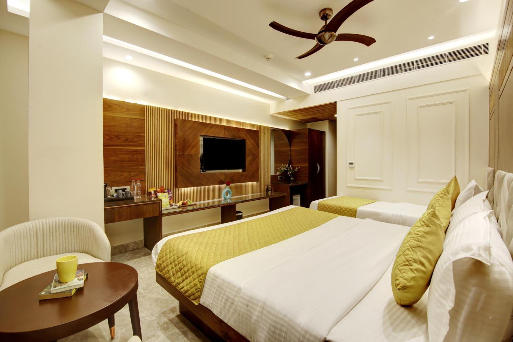 The Vanson Pride Delhi Нью-Дели Экстерьер фото